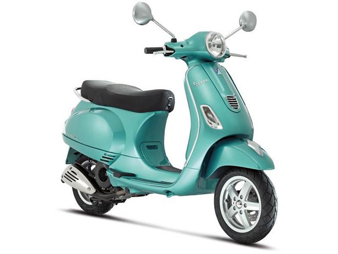 Vespa 125cc rental scooter